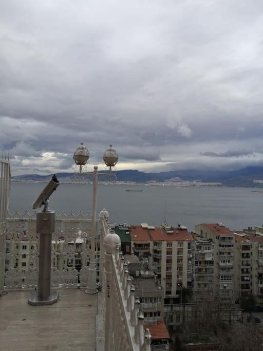 Appartement 4-room, Warm House, Near The Sea, Next To The Historic Elevator İzmir