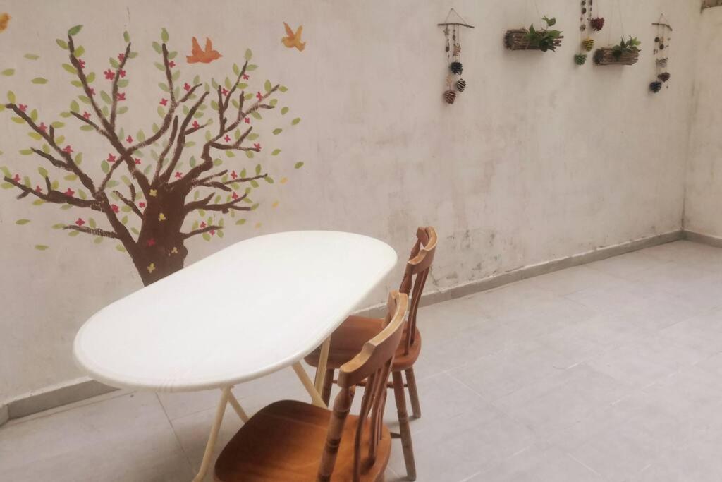 4-room, Warm House, Near The Sea, Next To The Historic Elevator İzmir
